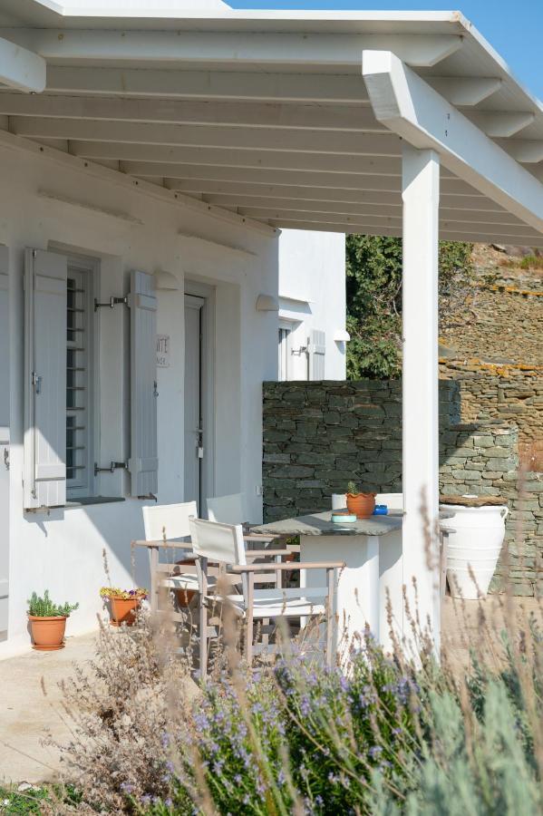 Grey House Villa Exambela Bagian luar foto