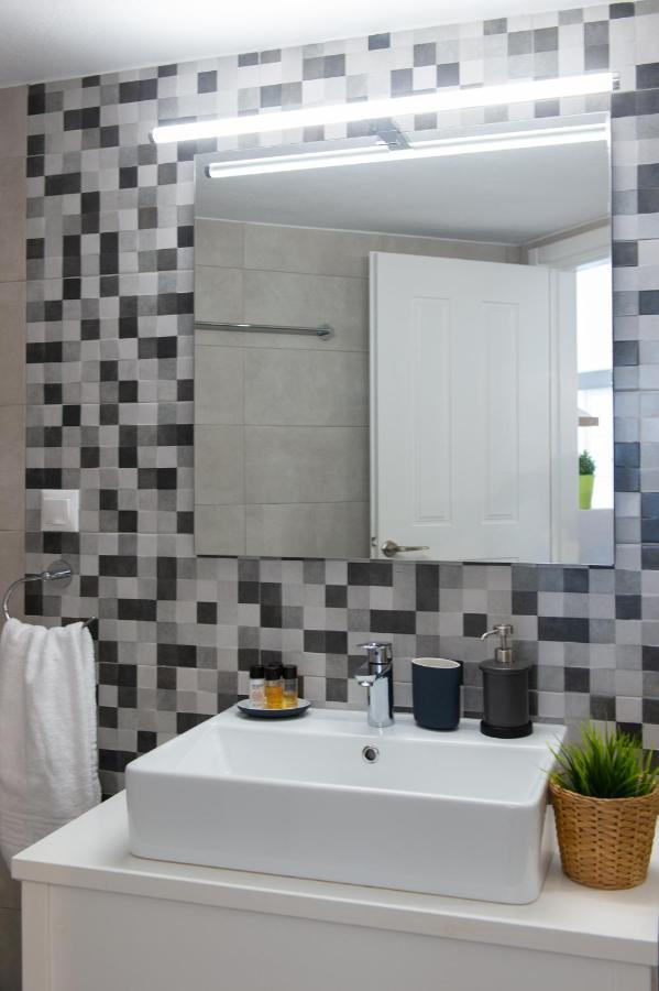 Grey House Villa Exambela Bagian luar foto