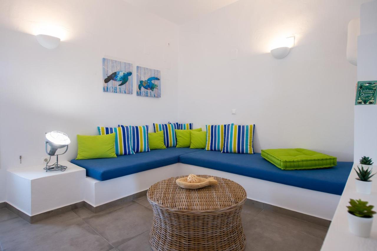 Grey House Villa Exambela Bagian luar foto