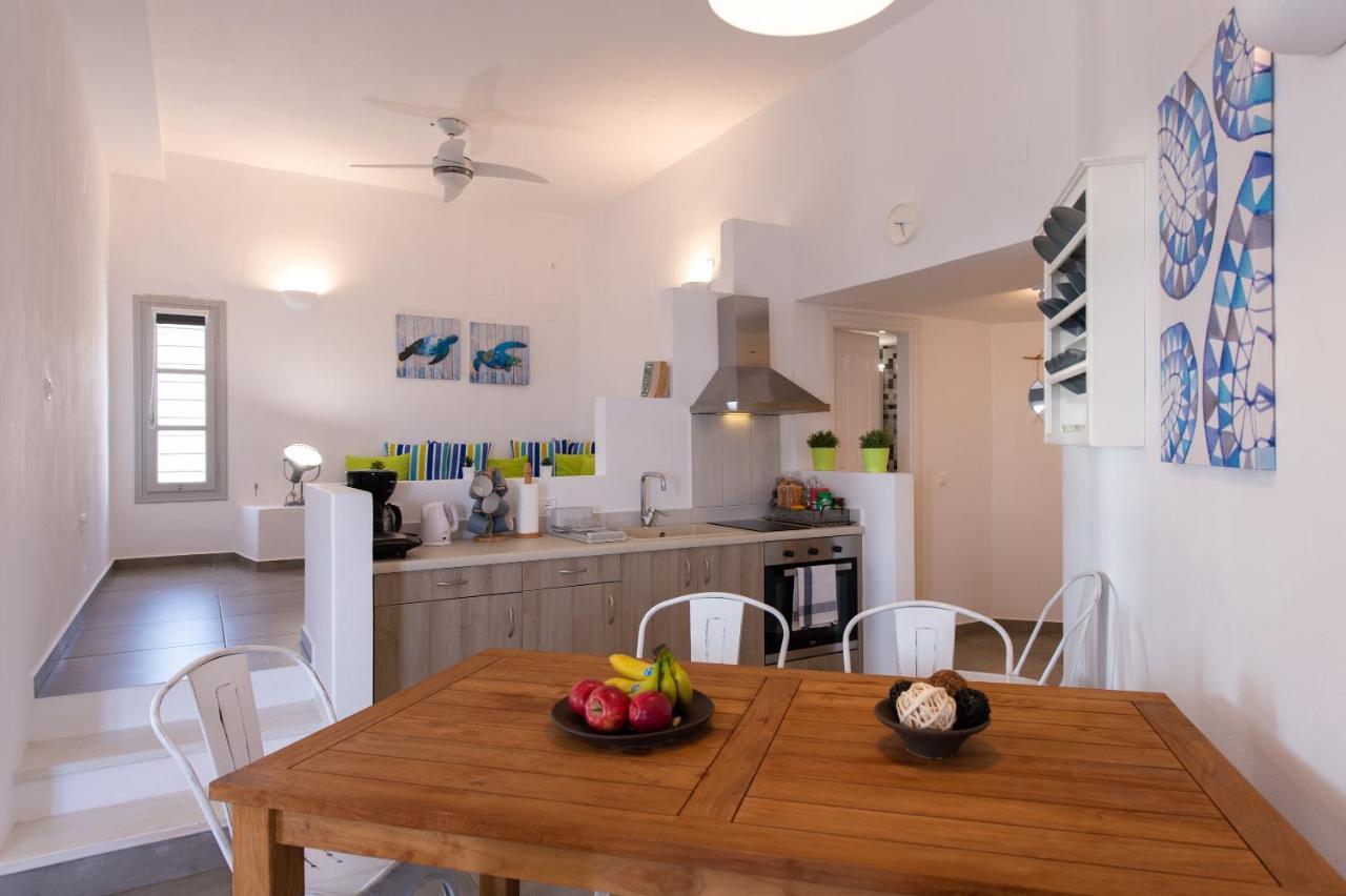 Grey House Villa Exambela Bagian luar foto