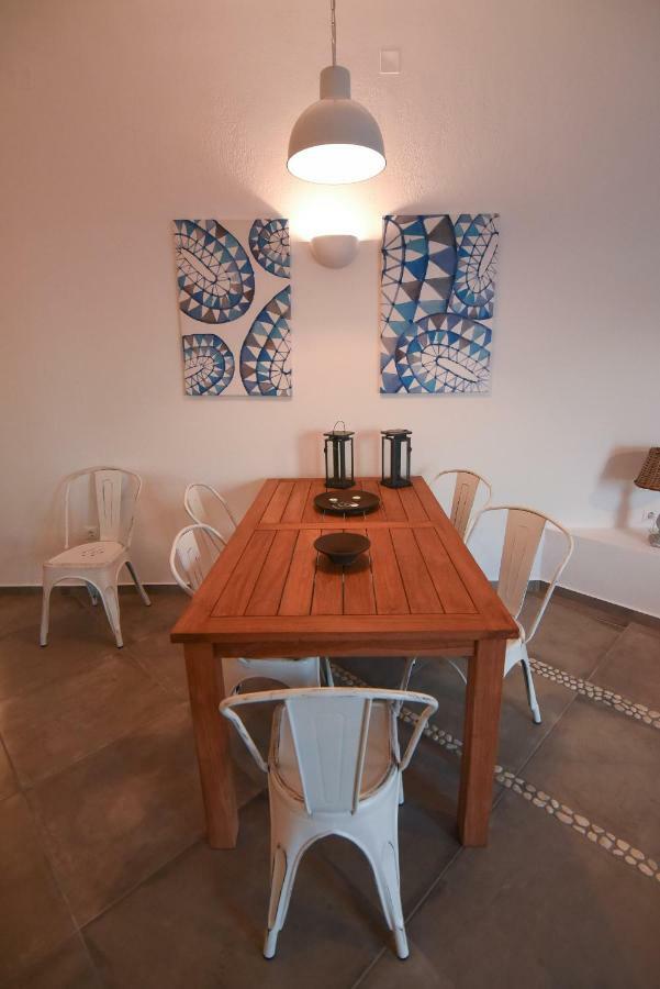 Grey House Villa Exambela Bagian luar foto