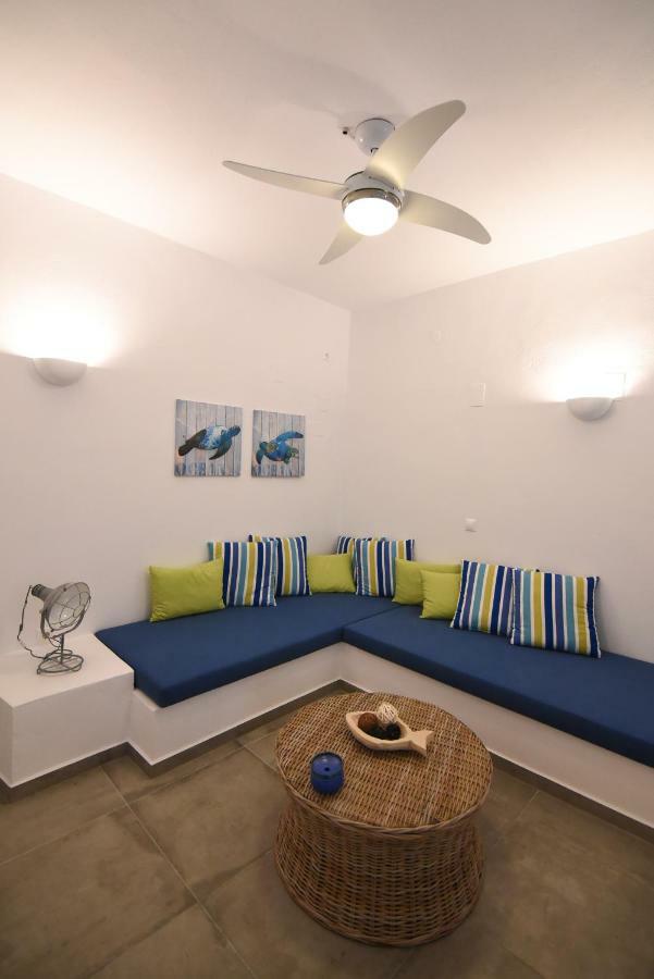 Grey House Villa Exambela Bagian luar foto